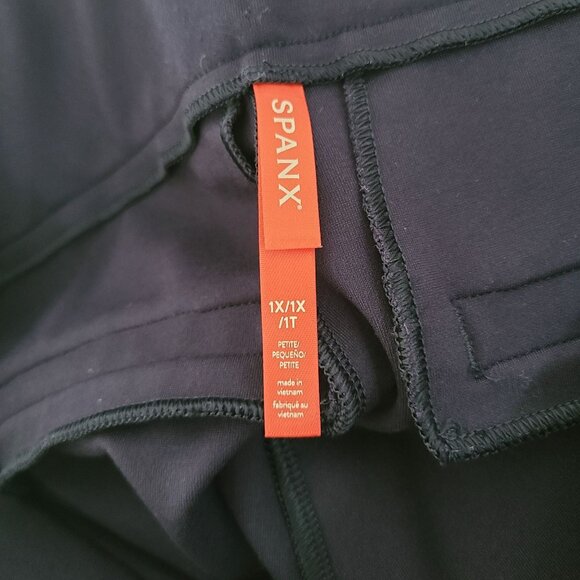 Spanx Womens 1X Navy Blue Stretch Cropped Trousers Faux Button Detail - Picture 6 of 12